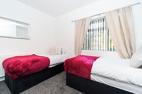 Spacious 2 bed House With Free on Street Parking