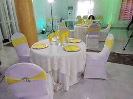 ROSES REGENCY HOTEL & SUITES