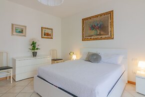 Sunflowers Home in Mandello del Lario