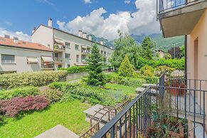 Sunflowers Home in Mandello del Lario