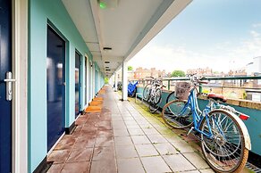 Nice 2-bed flat near earls court