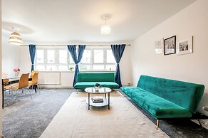 Nice 2-bed flat near earls court