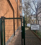 Lovely Apartment With Sunny Balcony - Beahost