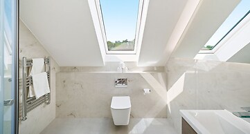 Cove Road Houses by Redwood Stays
