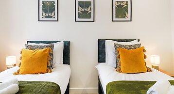 Cove Road Houses by Redwood Stays