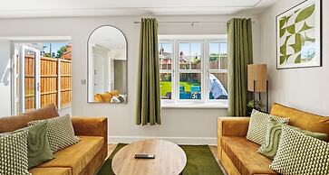 Cove Road Houses by Redwood Stays