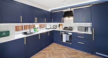 Cove Road Houses by Redwood Stays