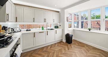 Cove Road Houses by Redwood Stays