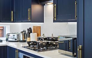 Cove Road Houses by Redwood Stays