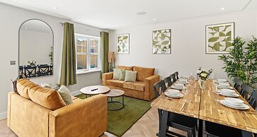 Cove Road Houses by Redwood Stays
