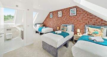 Cove Road Houses by Redwood Stays