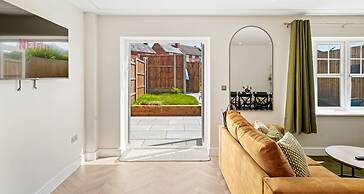 Cove Road Houses by Redwood Stays