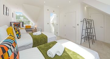 Cove Road Houses by Redwood Stays