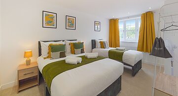 Cove Road Houses by Redwood Stays