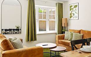 Cove Road Houses by Redwood Stays