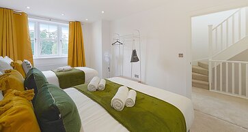 Cove Road Houses by Redwood Stays