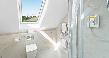 Cove Road Houses by Redwood Stays