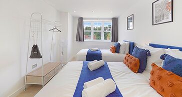 Cove Road Houses by Redwood Stays