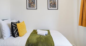 Cove Road Houses by Redwood Stays