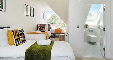 Cove Road Houses by Redwood Stays