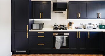 Cove Road Houses by Redwood Stays