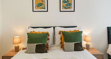 Cove Road Houses by Redwood Stays