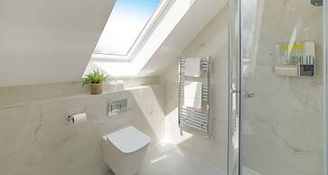 Cove Road Houses by Redwood Stays