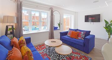 Cove Road Houses by Redwood Stays