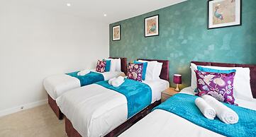 Cove Road Houses by Redwood Stays