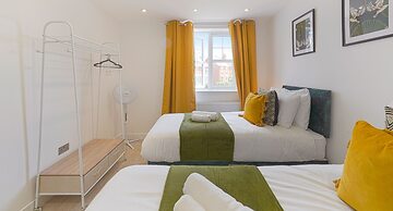 Cove Road Houses by Redwood Stays