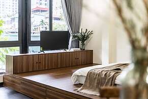 UNIQUE Creative Apartment w SKY View