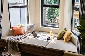 UNIQUE Creative Apartment w SKY View