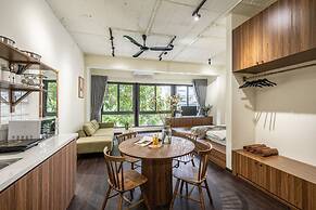 UNIQUE Creative Apartment w SKY View