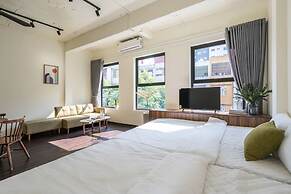 UNIQUE Creative Apartment w SKY View