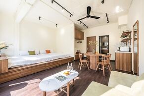 UNIQUE Creative Apartment w SKY View