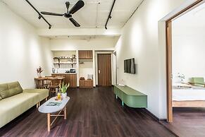 UNIQUE Creative Apartment w SKY View