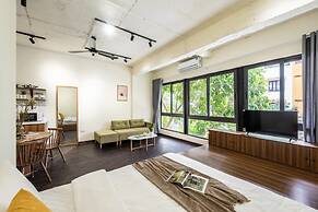 UNIQUE Creative Apartment w SKY View