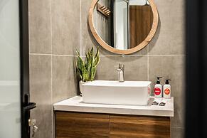 UNIQUE Creative Apartment w SKY View