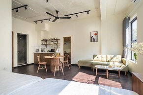 UNIQUE Creative Apartment w SKY View