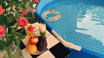 UNIQUE Creative Apartment w SKY View