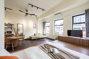 UNIQUE Creative Apartment w SKY View