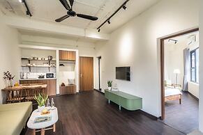 UNIQUE Creative Apartment w SKY View