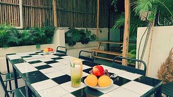 UNIQUE Creative Apartment w SKY View