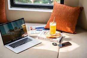 UNIQUE Creative Apartment w SKY View