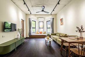 UNIQUE Creative Apartment w SKY View