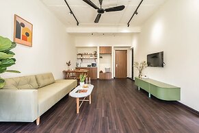 UNIQUE Creative Apartment w SKY View