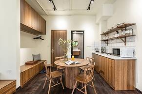 UNIQUE Creative Apartment w SKY View