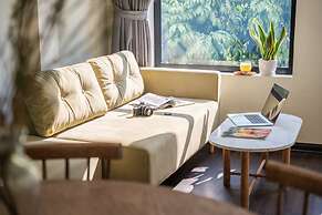 UNIQUE Creative Apartment w SKY View