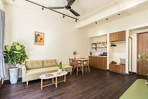 UNIQUE Creative Apartment w SKY View