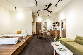 UNIQUE Creative Apartment w SKY View